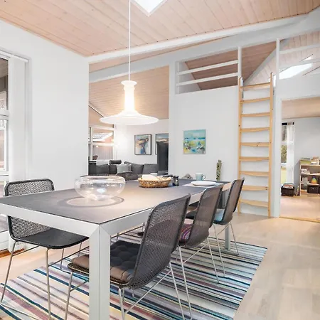 3 Bedroom Stunning In Nykobing Sj Semesterbostad Nakke